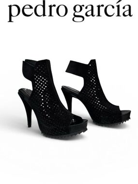 PEDRO GARCIA BLACK SUEDE LASER CUT GLADIATOR SANDALS VELCRO ANKLE CLOSURE